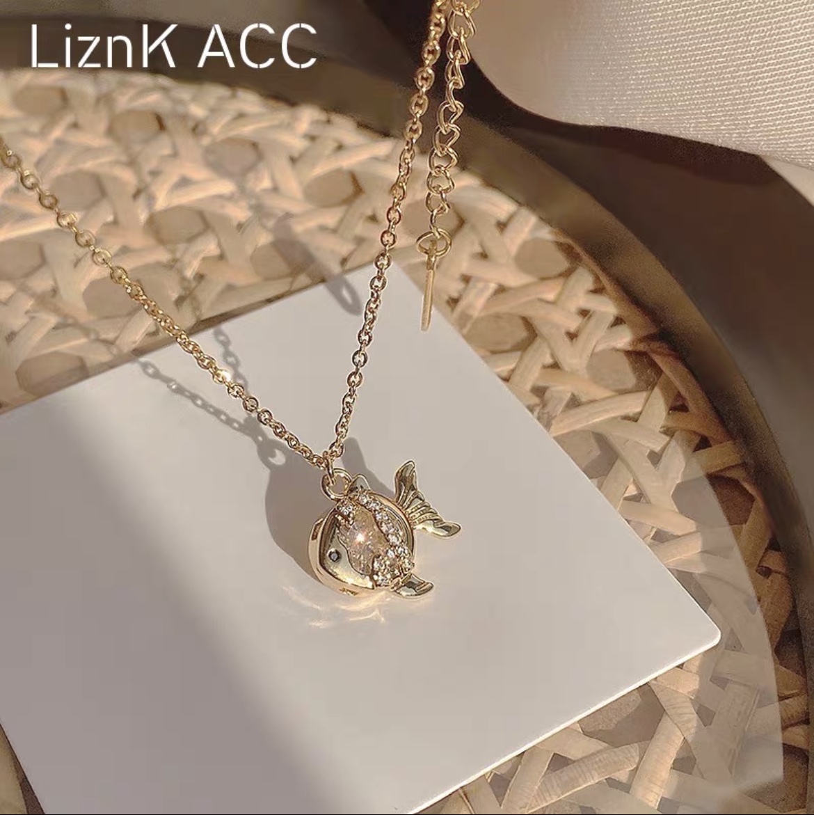 Crystal fish clavicle chain