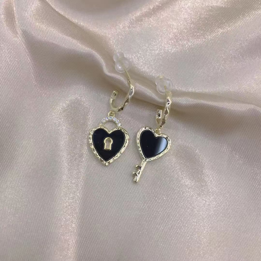 925 Silver Needle, with a light luxury and niche design sense, key lock earrings for women