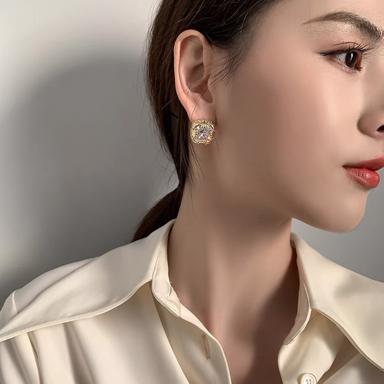 夸张气质复古耳环高级感轻奢大气耳钉2021年新款潮耳夹无耳洞女产品图