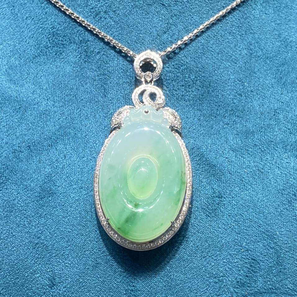 翡翠雕刻吊坠图