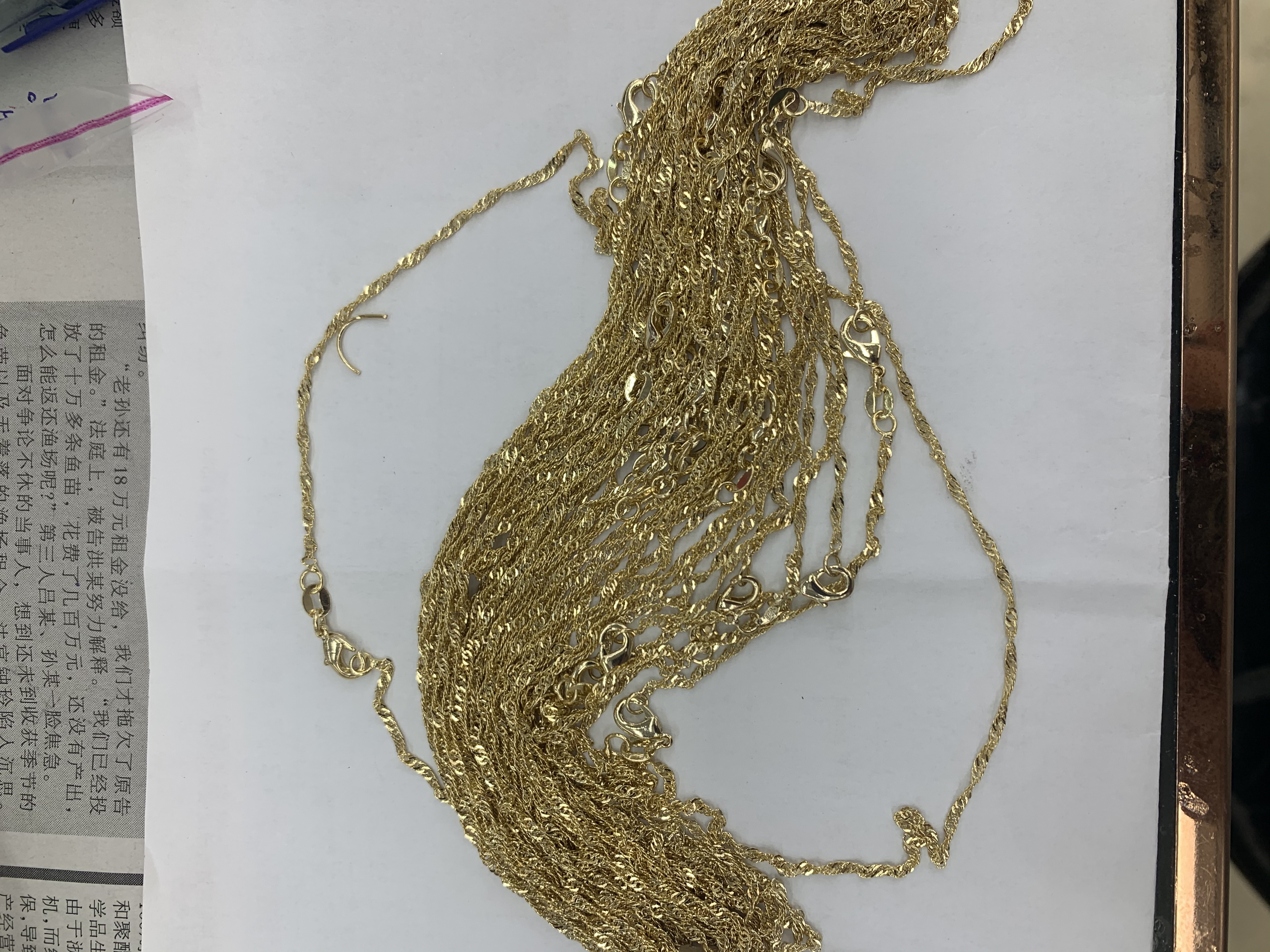 Yiwu International Trade City Chenming Accessories Store offers 14k gold water wave chain Application Scenario