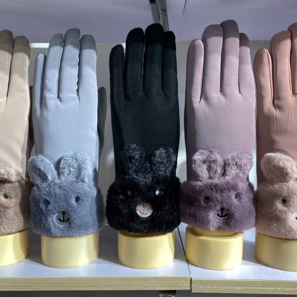 2021 stylish warm gloves for women