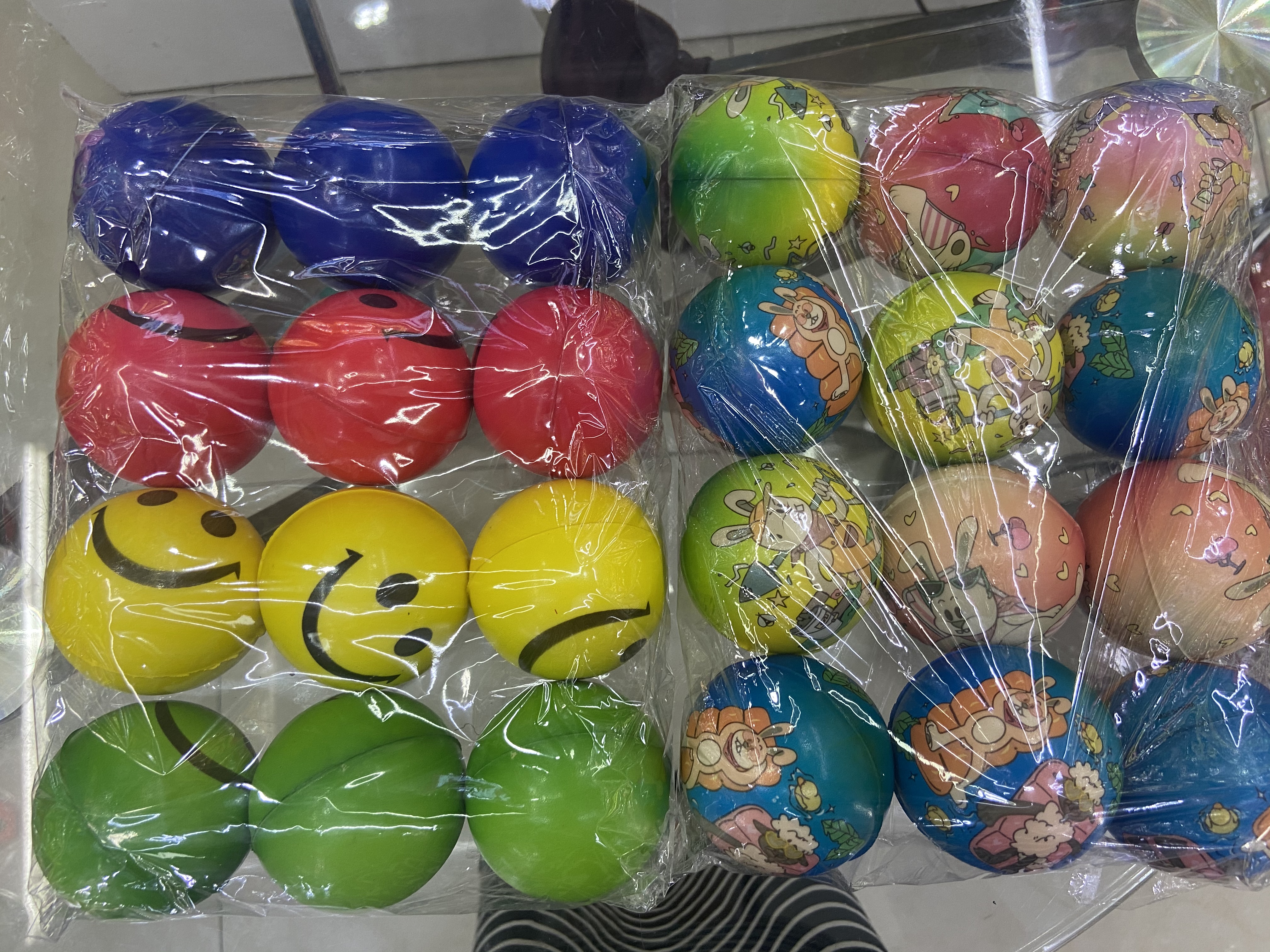 Factory direct sales 6.3 cm chaotic combination 93 girls and Boys toys Sponge balls Foam balls children's toys. 12/opp... Specification image