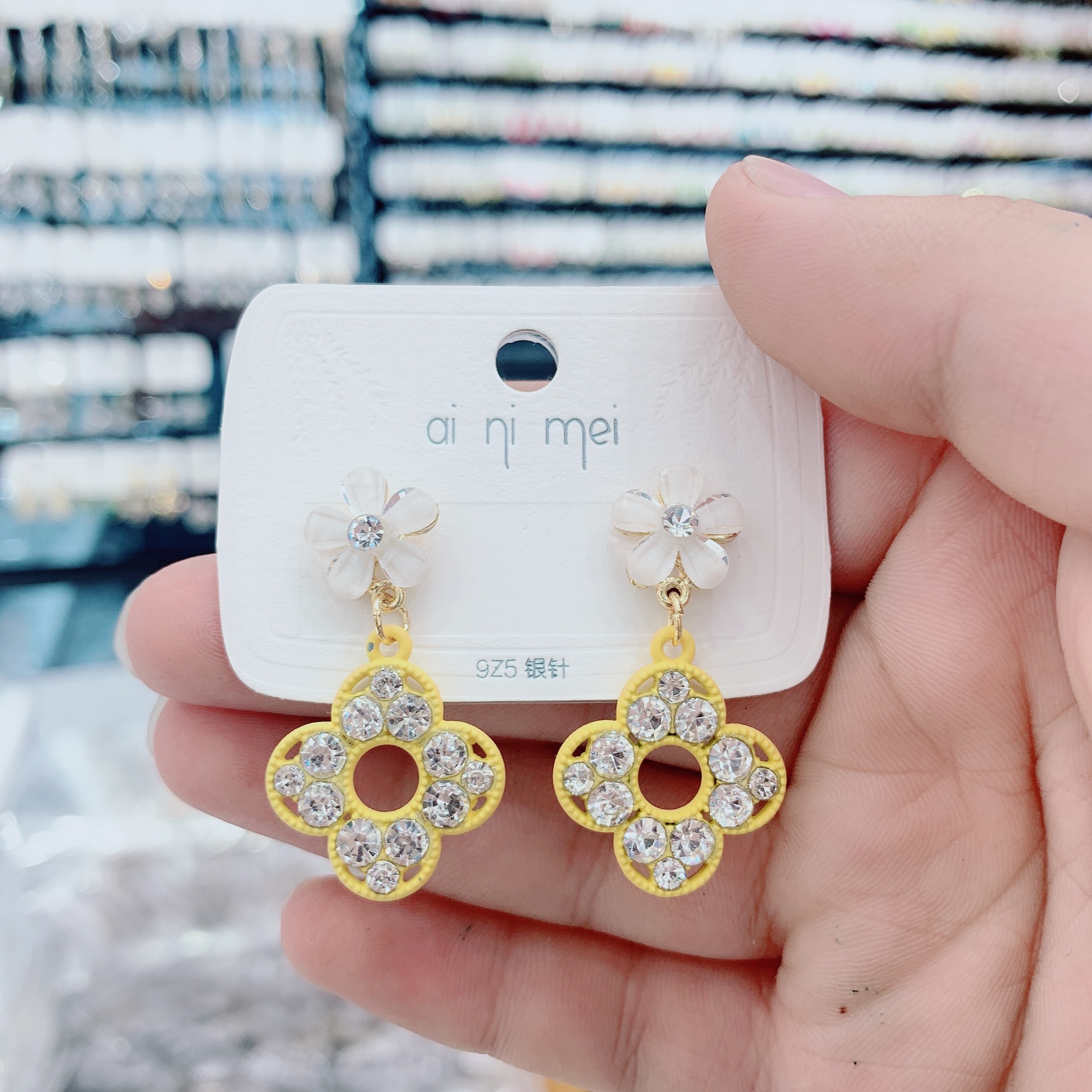 Simple and elegant 925 silver needle anti-allergy new Korean earrings, fashionable long earrings Application Scenario