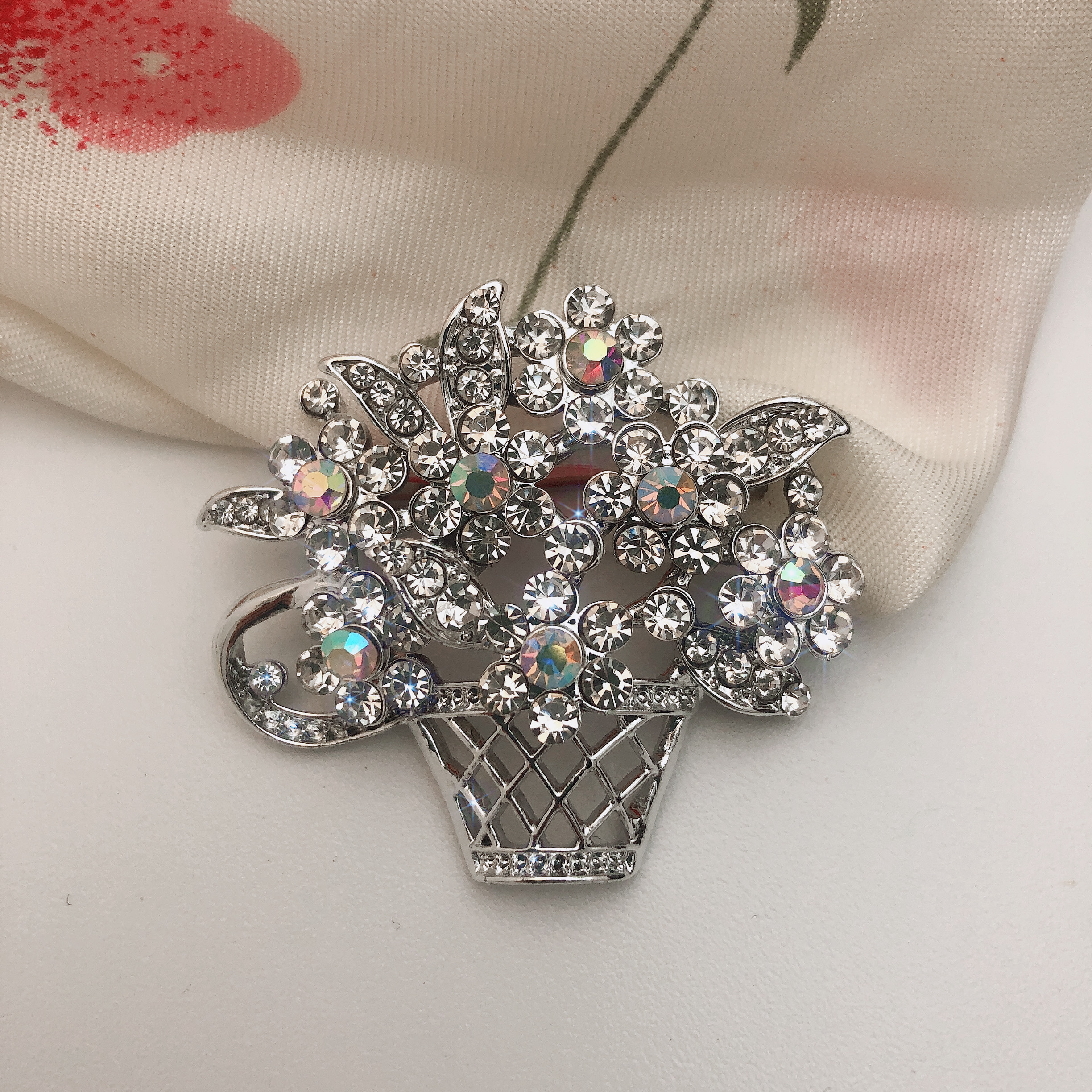 Assorted alloy brooch