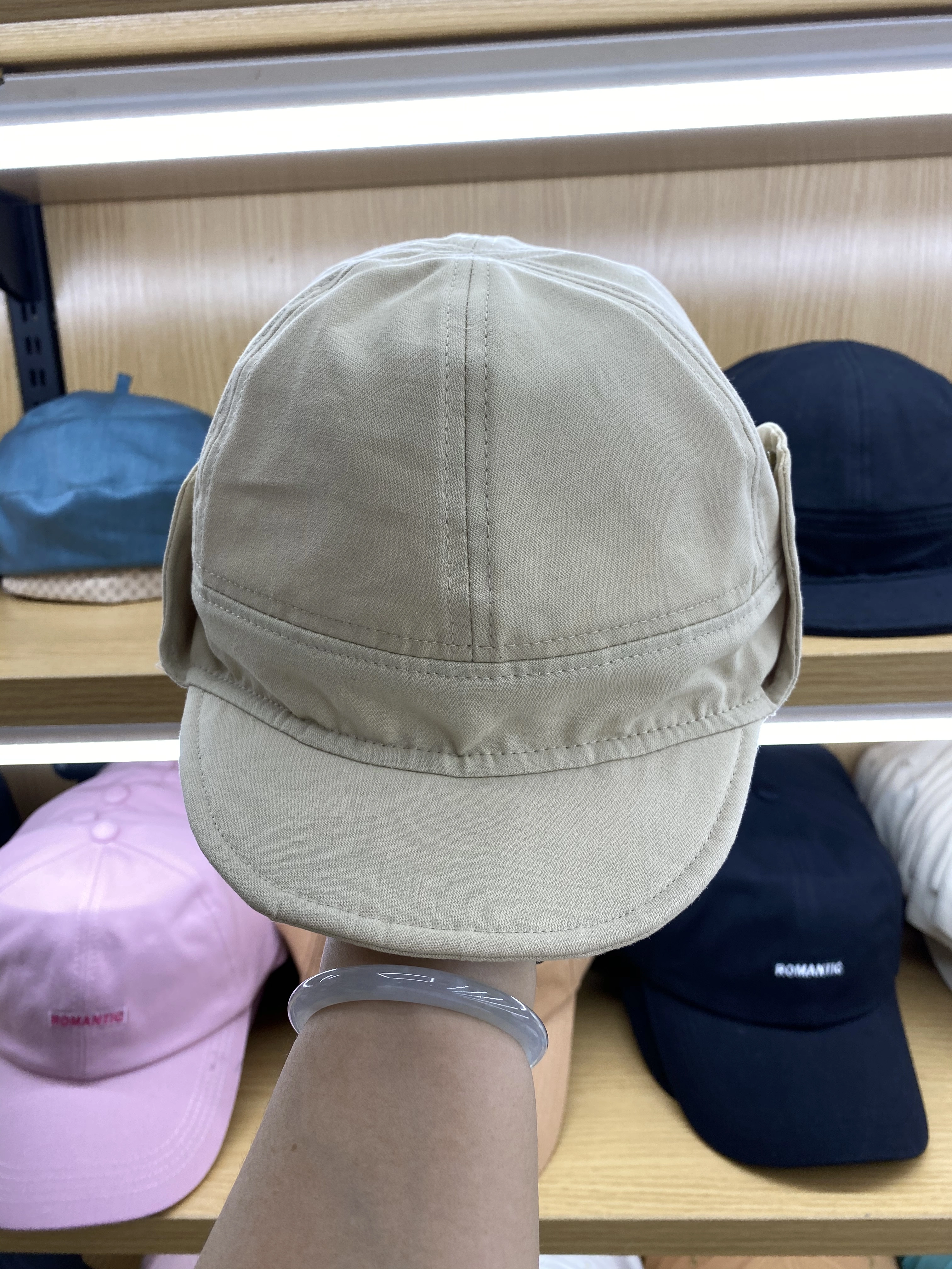 Japanese-style ear-protecting hats are casual detail image 2