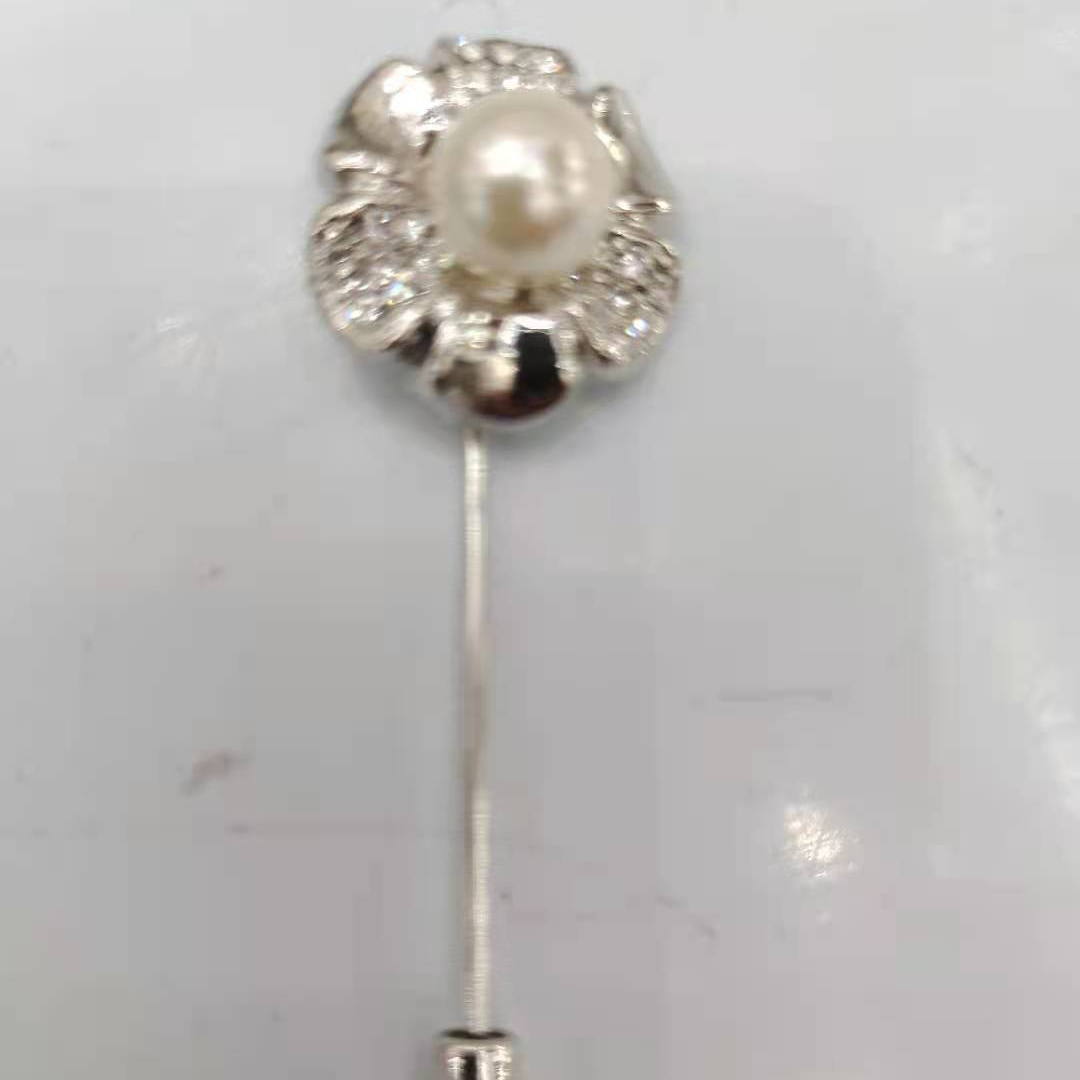 Fashion pin 504