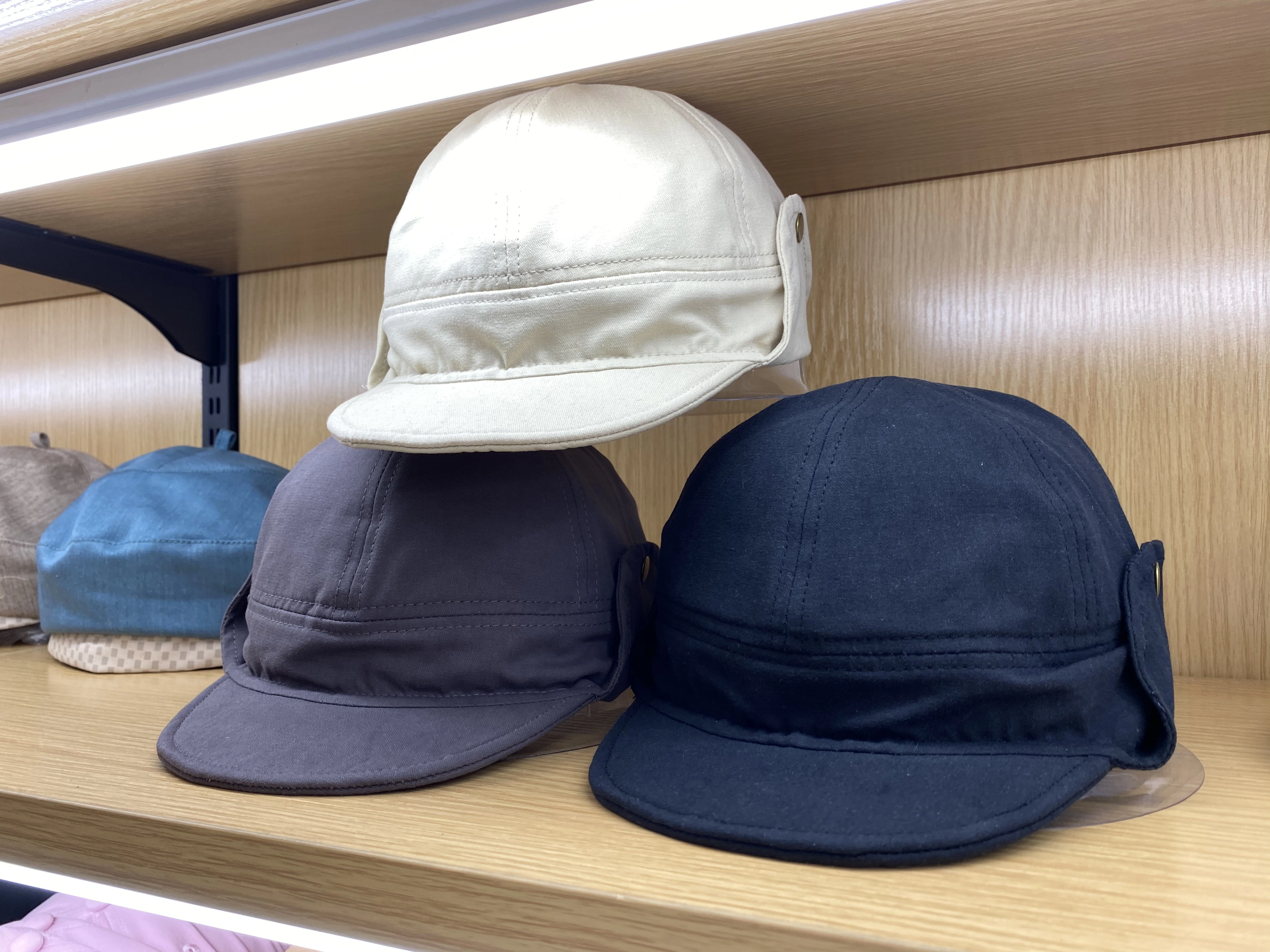 Japanese-style ear-protecting hats are casual detail image 4