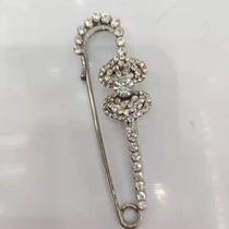 Fashion pin 404