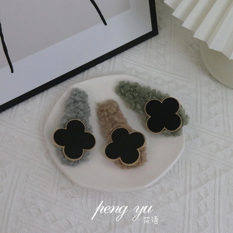 Korean classic four-leaf clover side clip, Instagram influencer summer style girl bangs clip, metal one-line hair clip 2