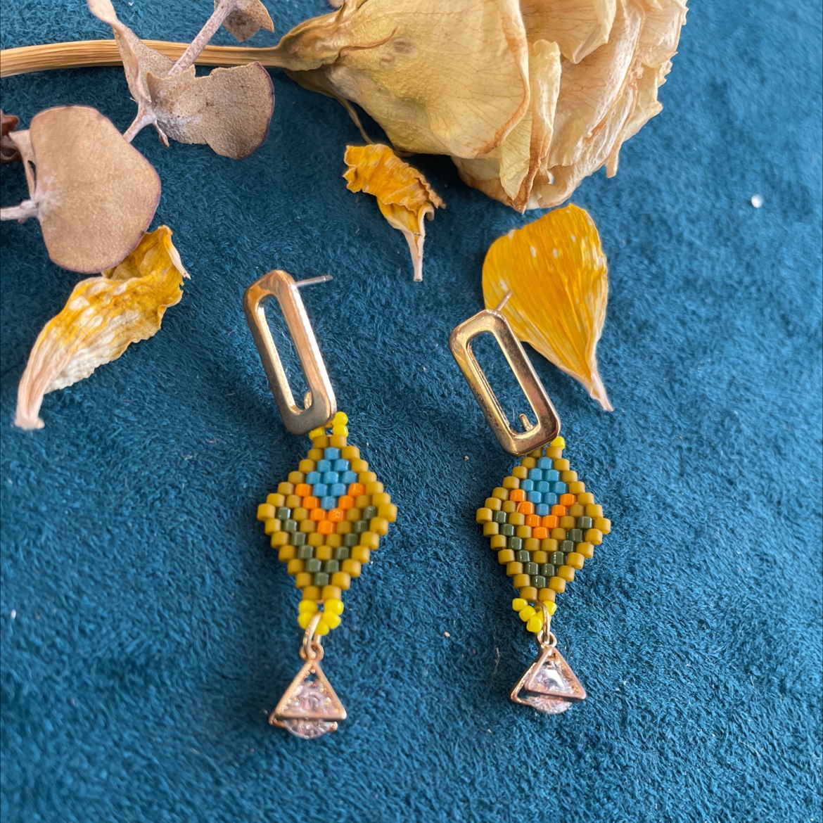 Yudie's new hand-woven beaded ear studs with text, retro and versatile earrings, ear studs, Yudie accessories