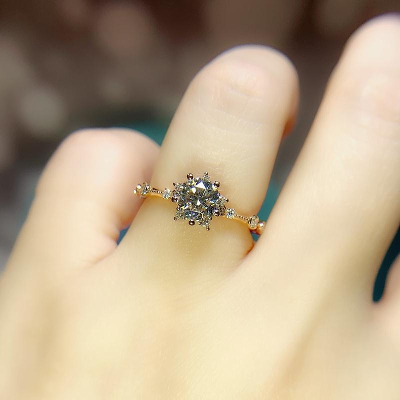 Star-shaped fashionable ring