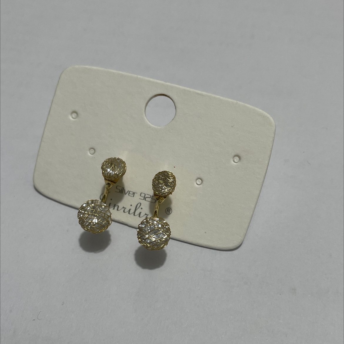 Today's beauty is petite, exquisite, elegant and stylish stud earrings Specification image