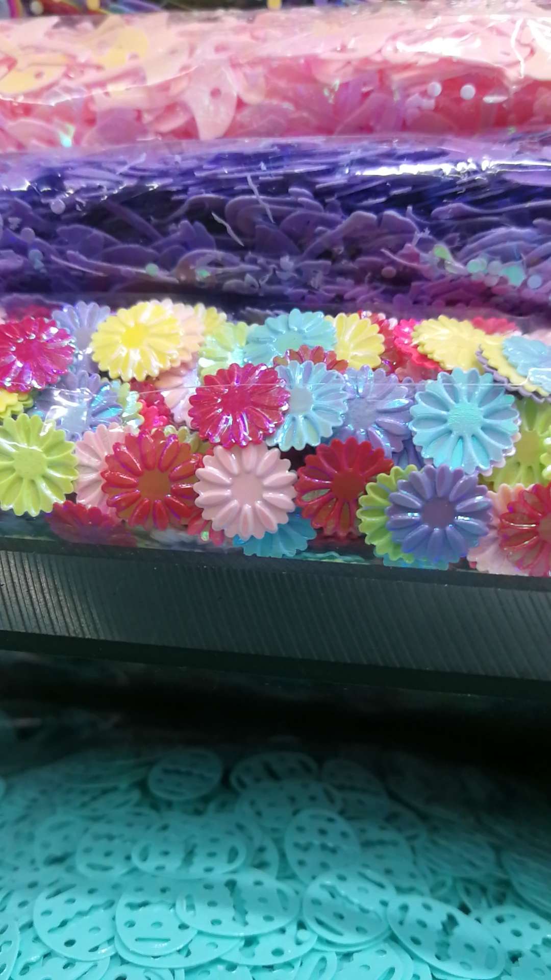 Daisies, high-temperature eco-friendly sequins, hand-sewn, Jincan decoration with 105 details Picture