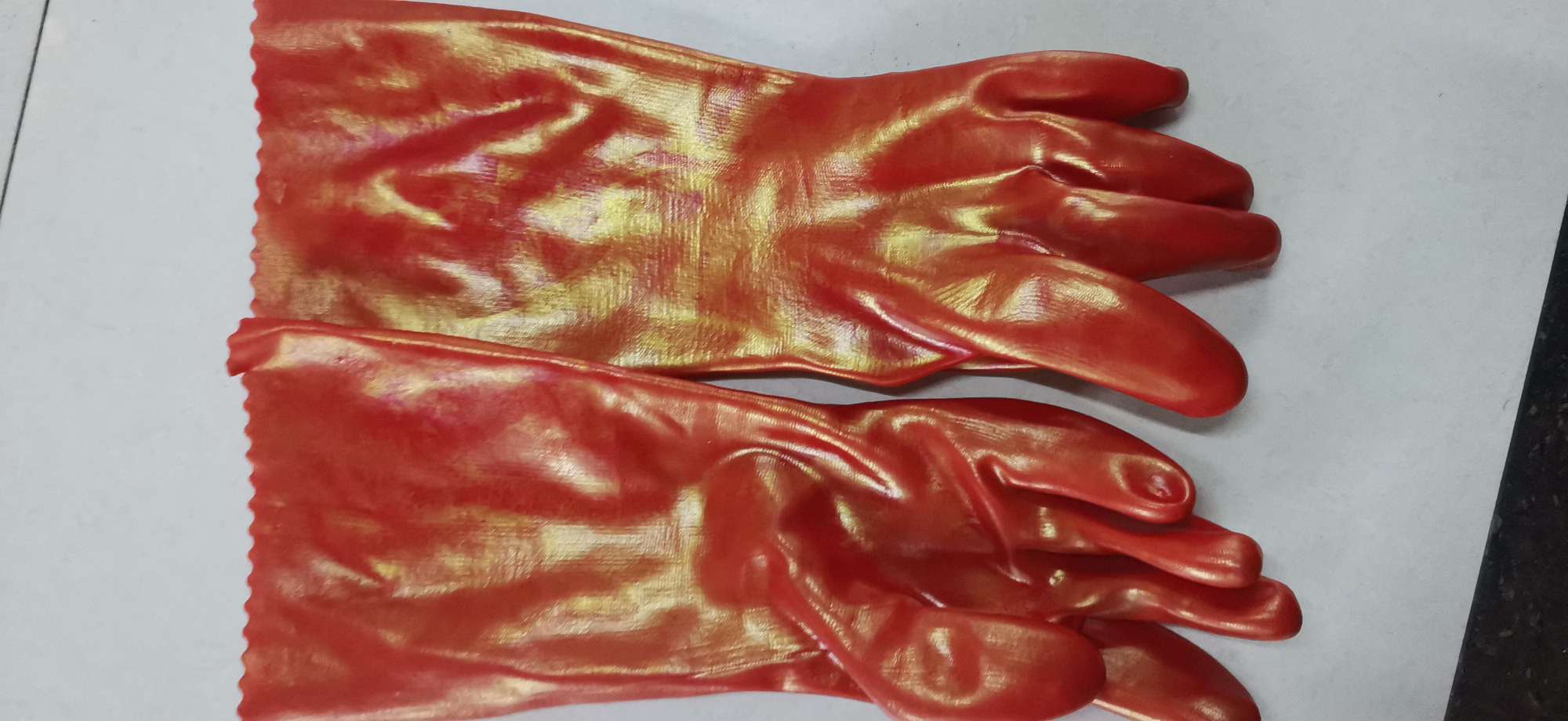 Red oil-resistant labor protection gloves, 40mm long polyester-cotton lining detail image 1