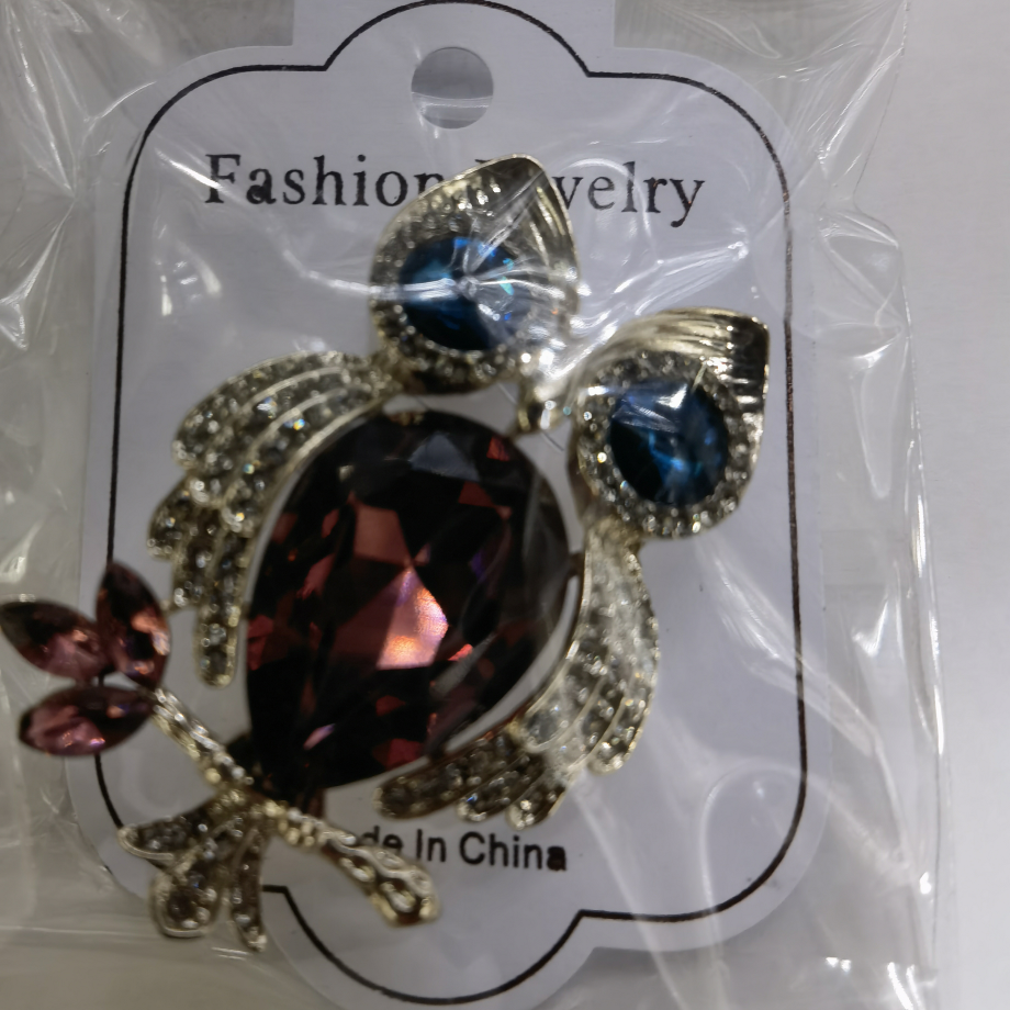 Vintage European fashion owl brooch