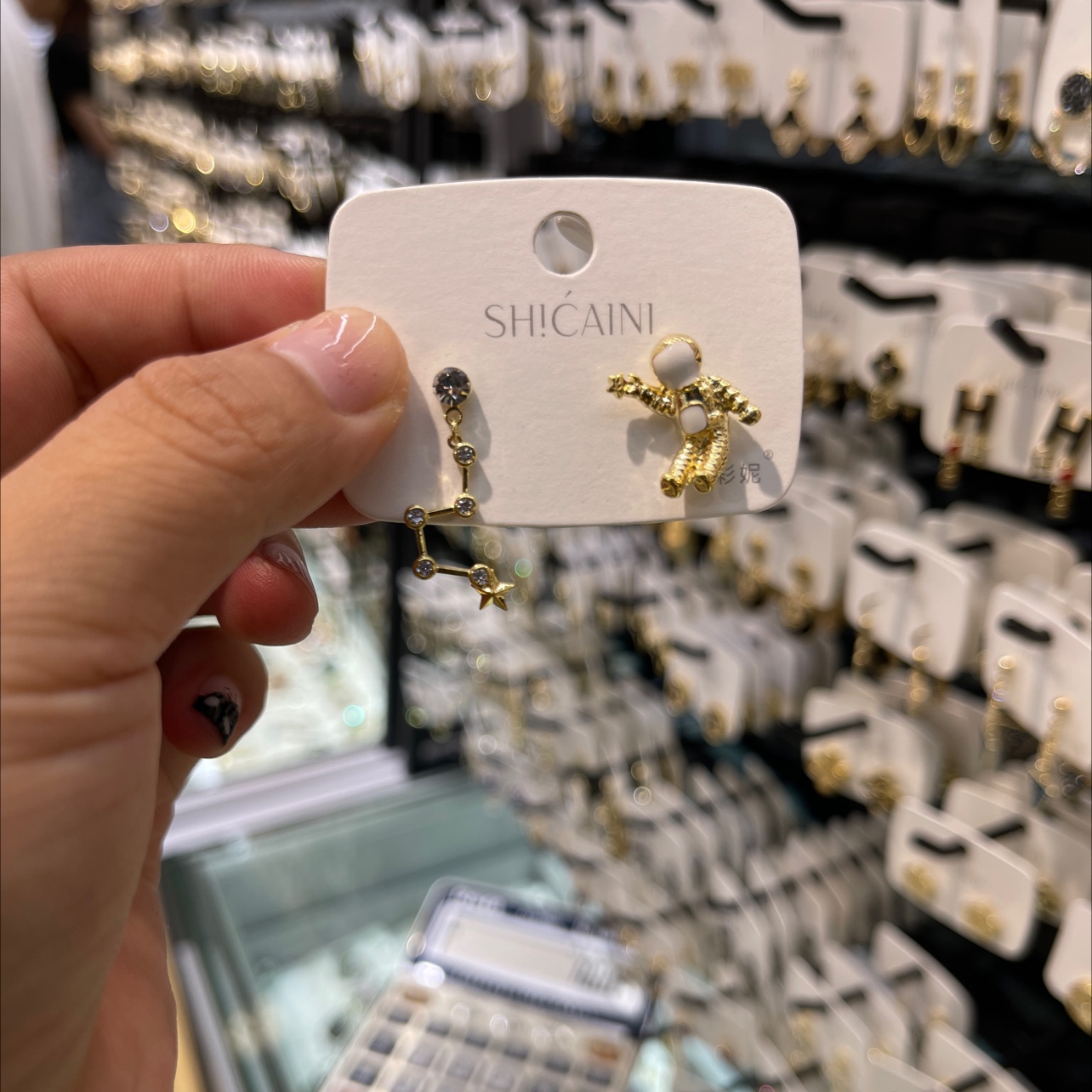 Personality Pilot Earrings 02