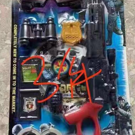 男孩      警察套