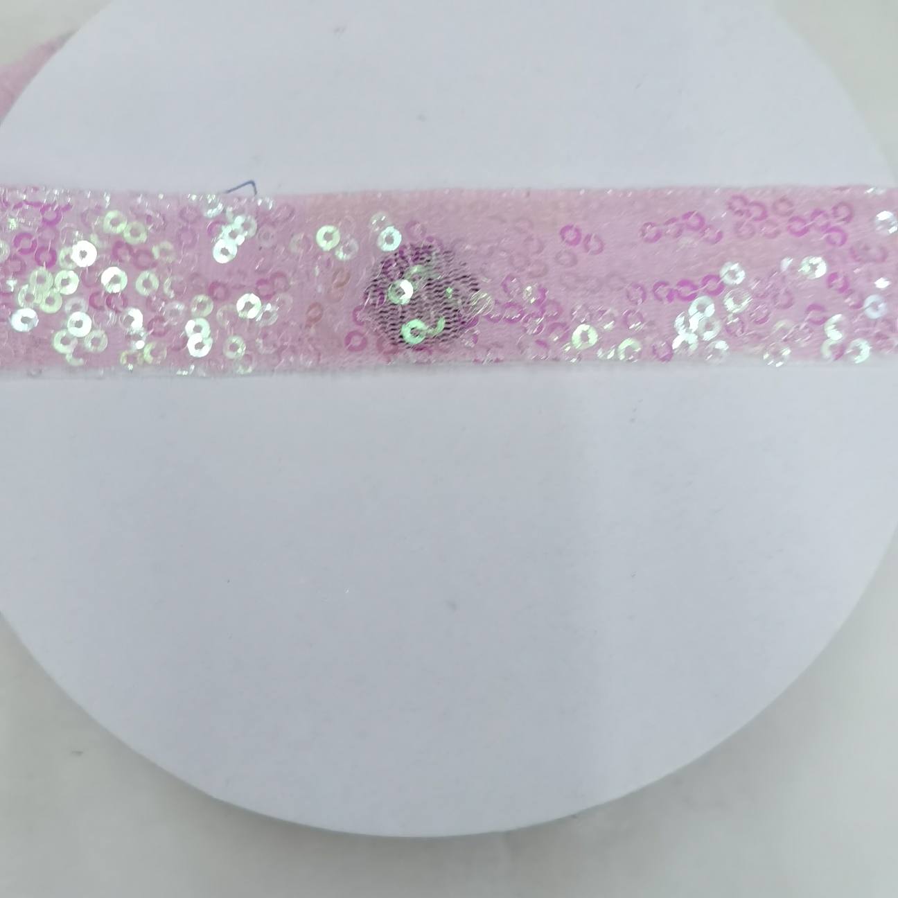 2.5 cm七彩亮片浅粉色，圣诞，玩具，服装，工艺，喜庆，饰品，文具，卡片，包装，等等各种厂品上都可以撘配