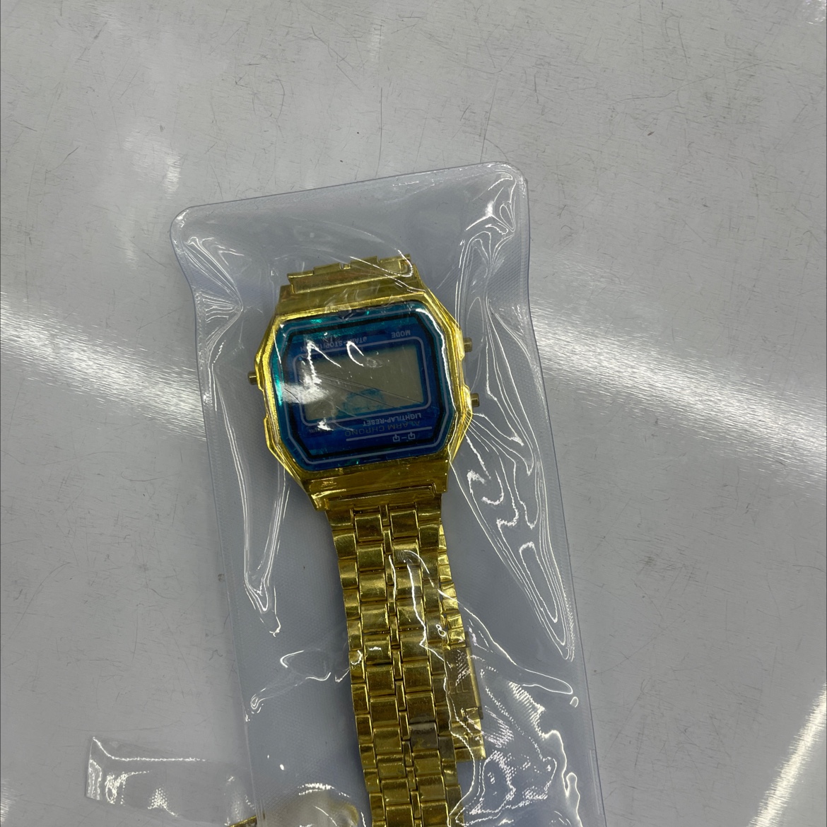 Gold link table 11