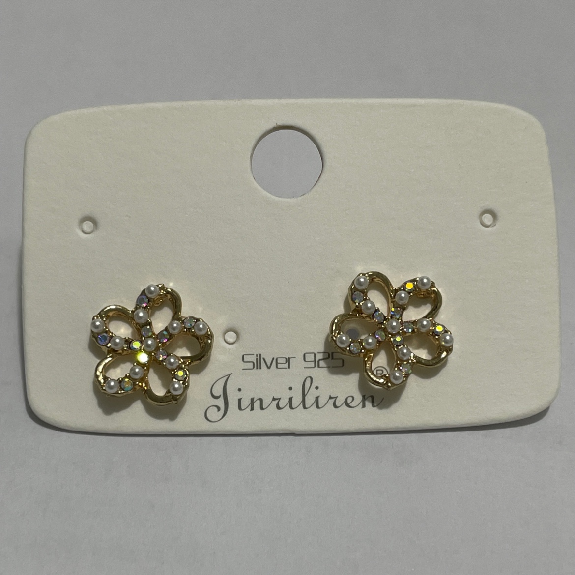 Today's beauty fashion casual with fresh earrings thumbnail