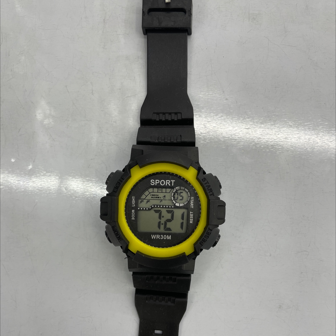 Sports watch 20 thumbnail
