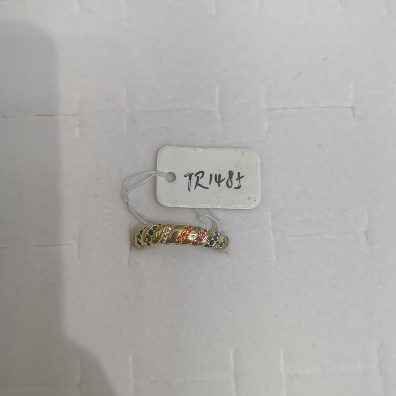Colorful zircon rings are exploding