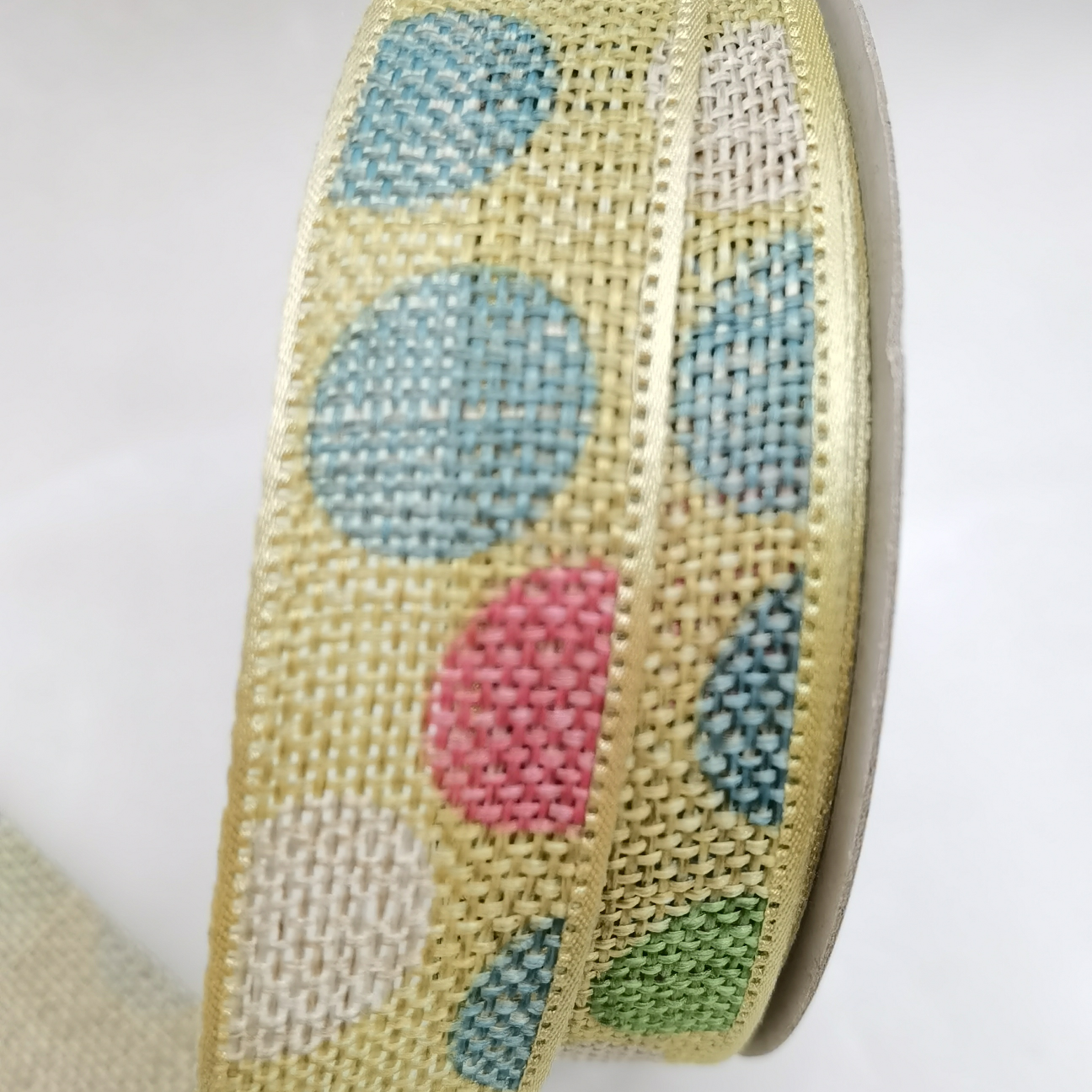 2.5  cm 仿麻彩球浅绿色，圣诞，玩具，服装，工艺，喜庆，饰品，文具，卡片，包装，等等各种厂品上都可以撘配