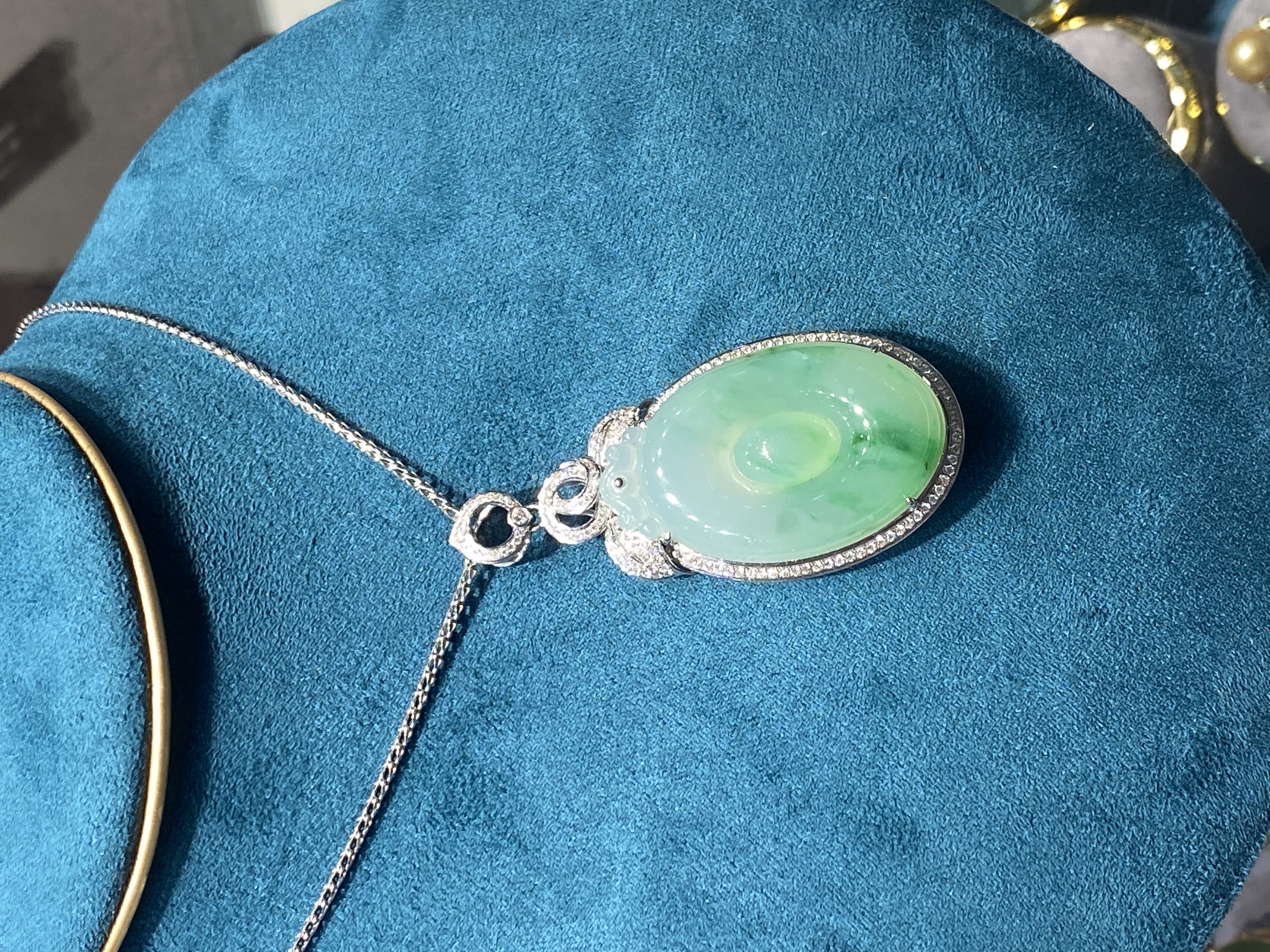 和田玉无事牌/玉石玉散珠/南红/客厅万年历/手镯玉髓产品图