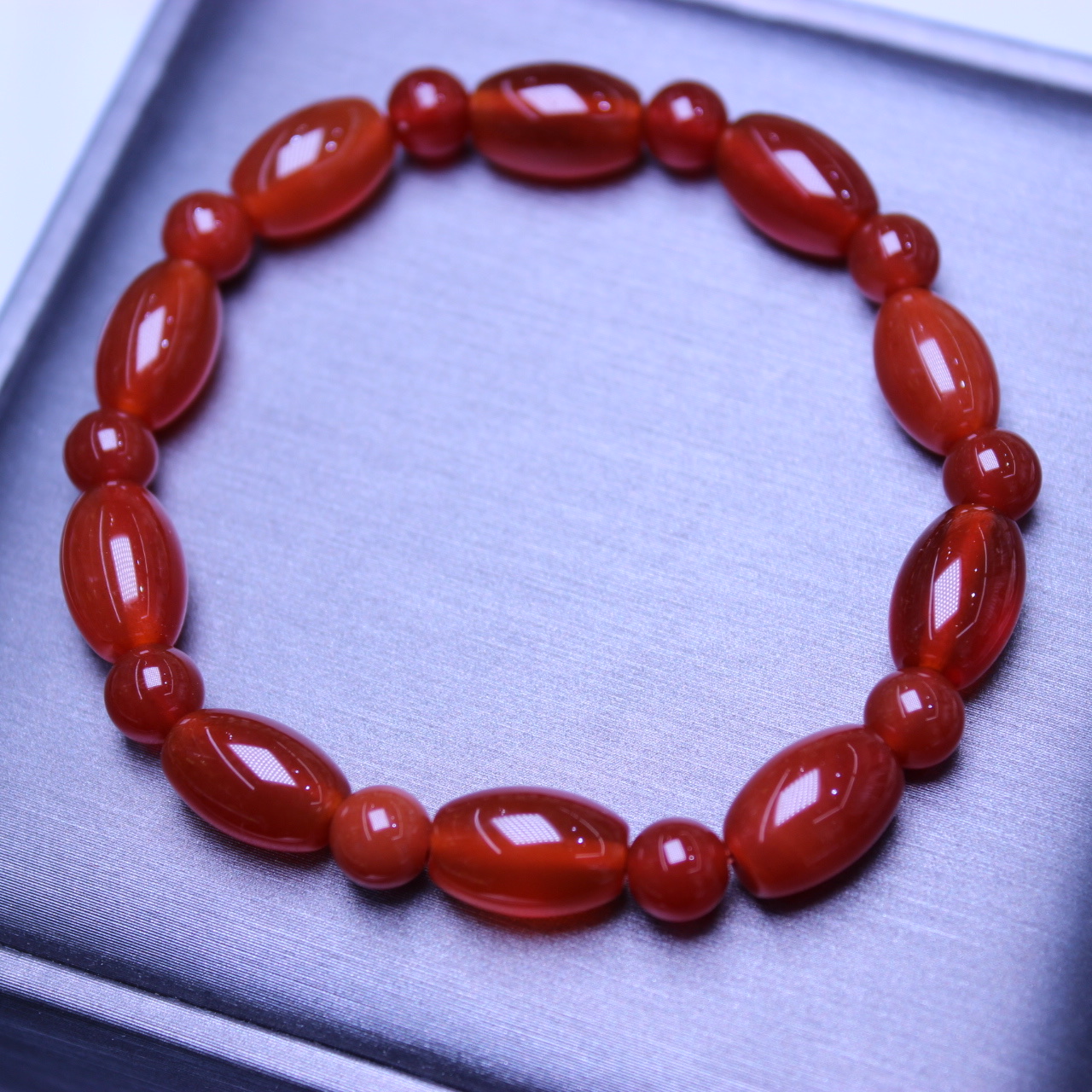National trend series red agate rice bead bracelet Application Scenario