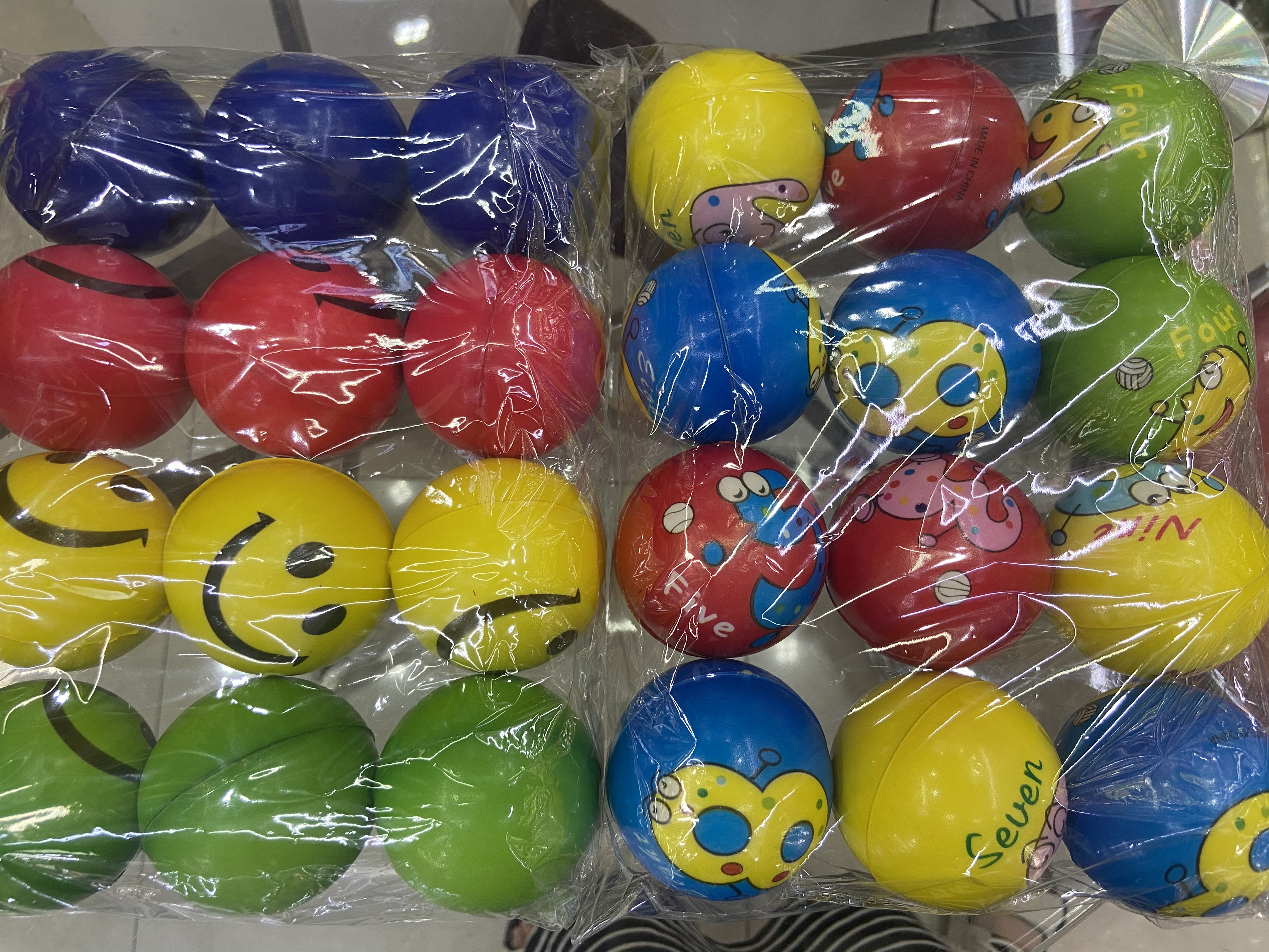 Factory direct sales 6.3 cm chaotic combination 93 girls and Boys toys Sponge balls Foam balls children's toys. 12/opp... detail image 3