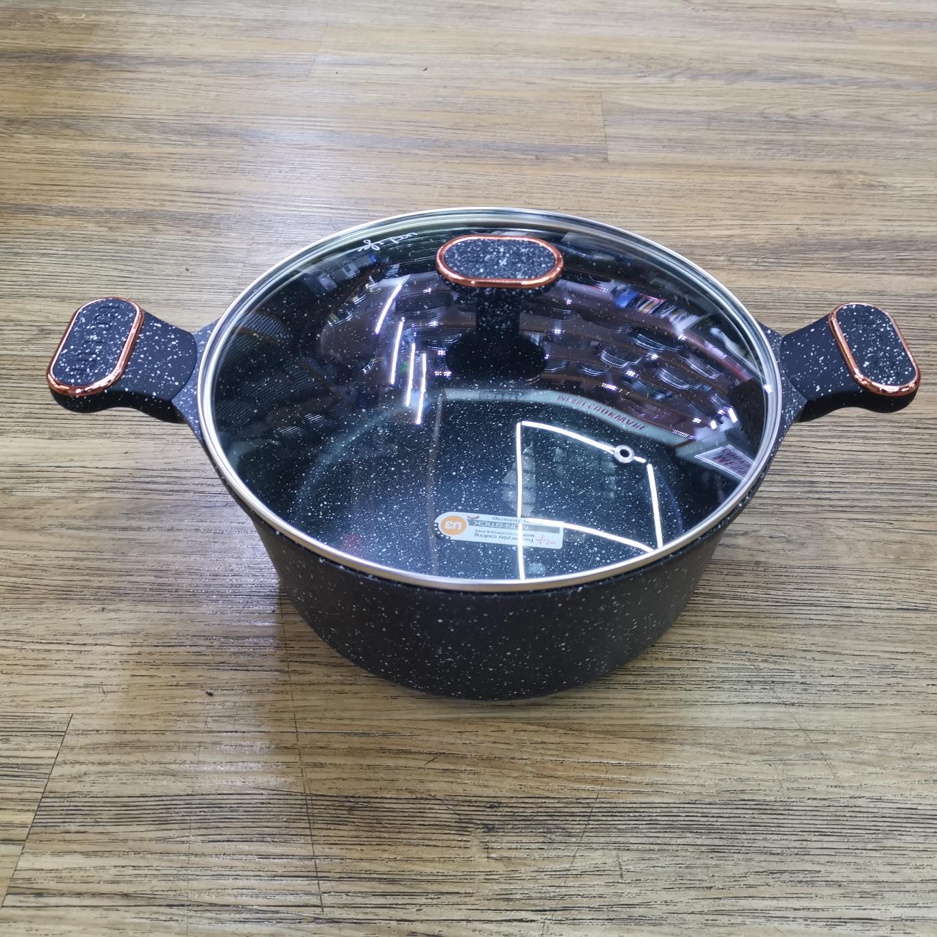 A 24cm large eared soup pot