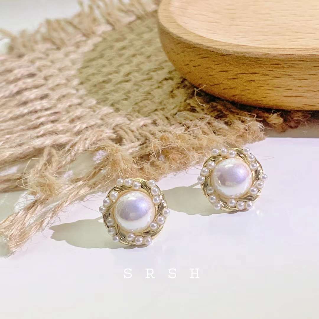 Pearl stud earrings, high-end and elegant style, 925 silver needle simple and elegant earrings, 2021 new style Application Scenario