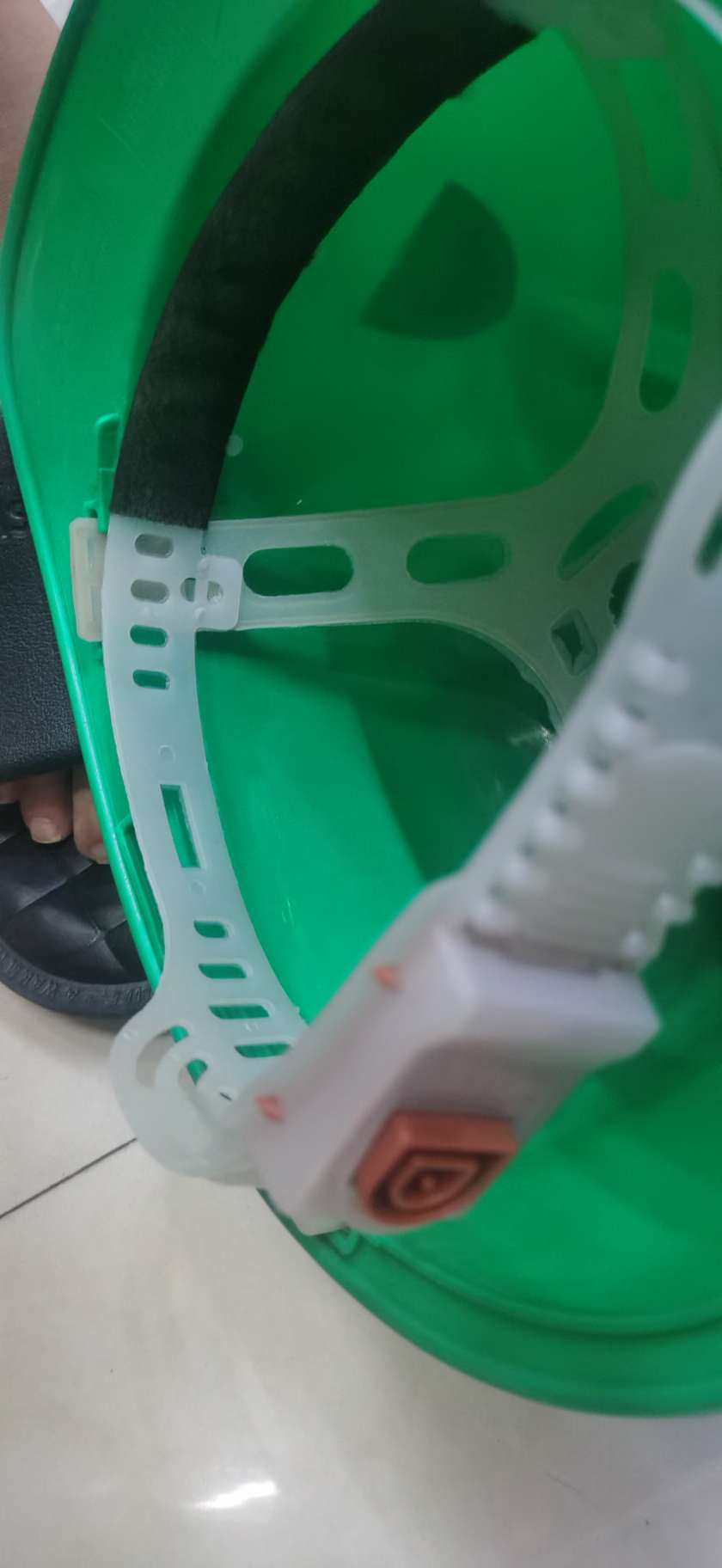 Small V dust cap detail image 6