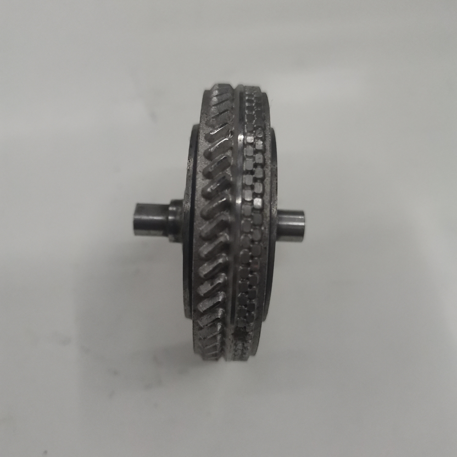 Ultrasonic small knurling die