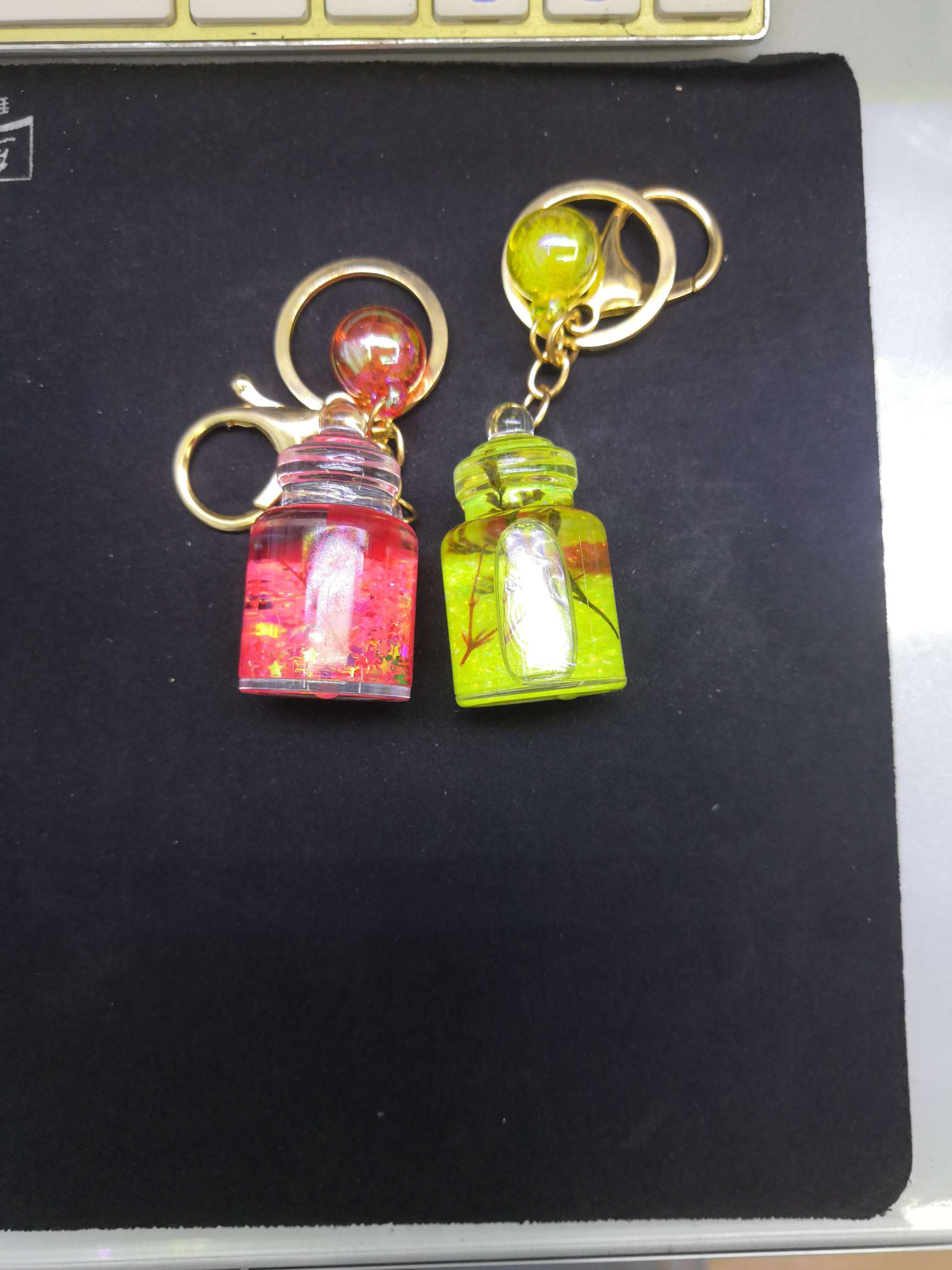 Yanfan Crystal, Store 7951, 3rd Floor, District D, Oil Bottle 8 Keychain Pendant details Picture