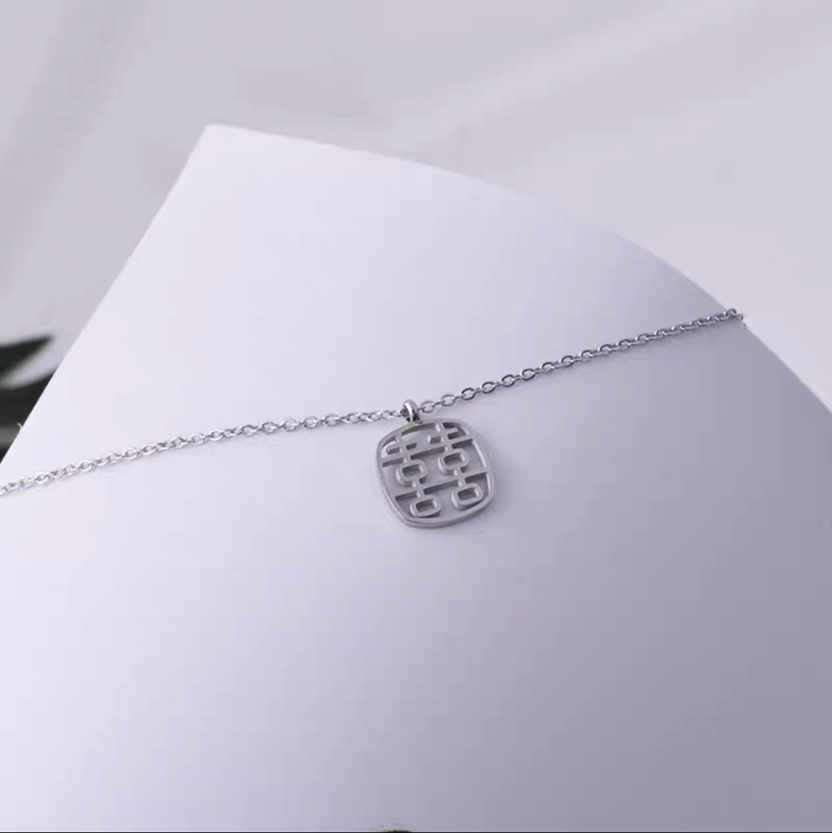 Kiko clavicle chain