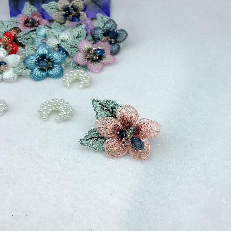 Embroidered large butterfly, retro diy clothing accessories, brooches, hairpins, scarves, hats, earrings, shoes, and accessories Specification image