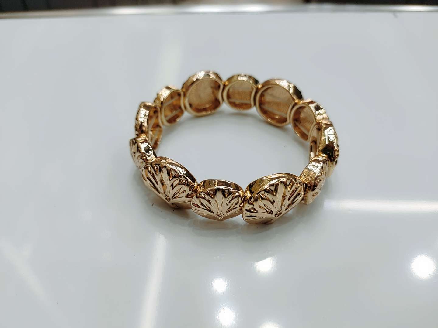 Simple geometric bracelet for girls, summer Instagram niche design, cold style, high-end and elegant jewelry accessory, elastic string Specification image