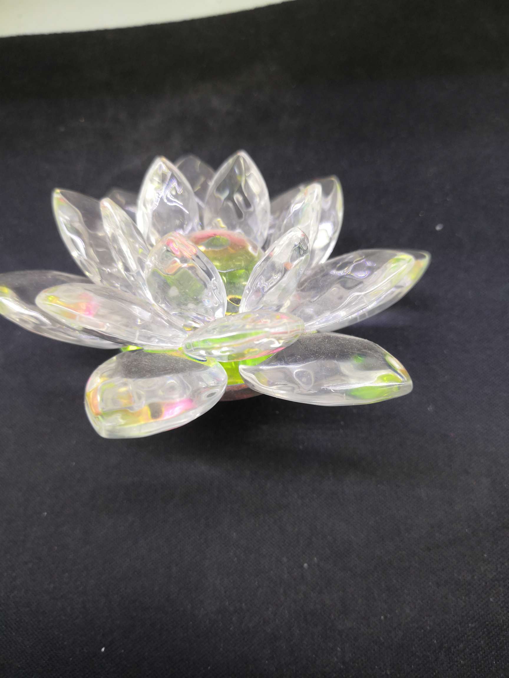 Yiwu Yanfan Handicrafts Store 7951 offers unisexual crystal lotus ornaments Specification image