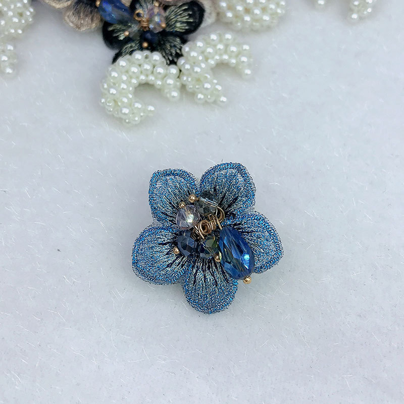 Embroidery retro small flower diy clothing accessories, brooches, hairpins, scarves, hats, accessories 鞊 earrings Application Scenario