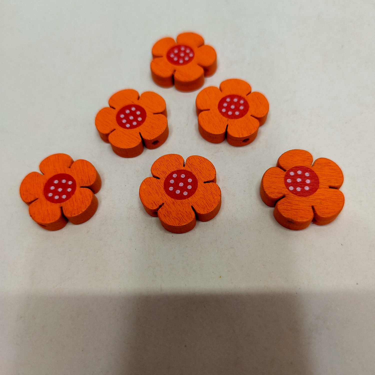 厂家直销木质配件 五叶花橘色图