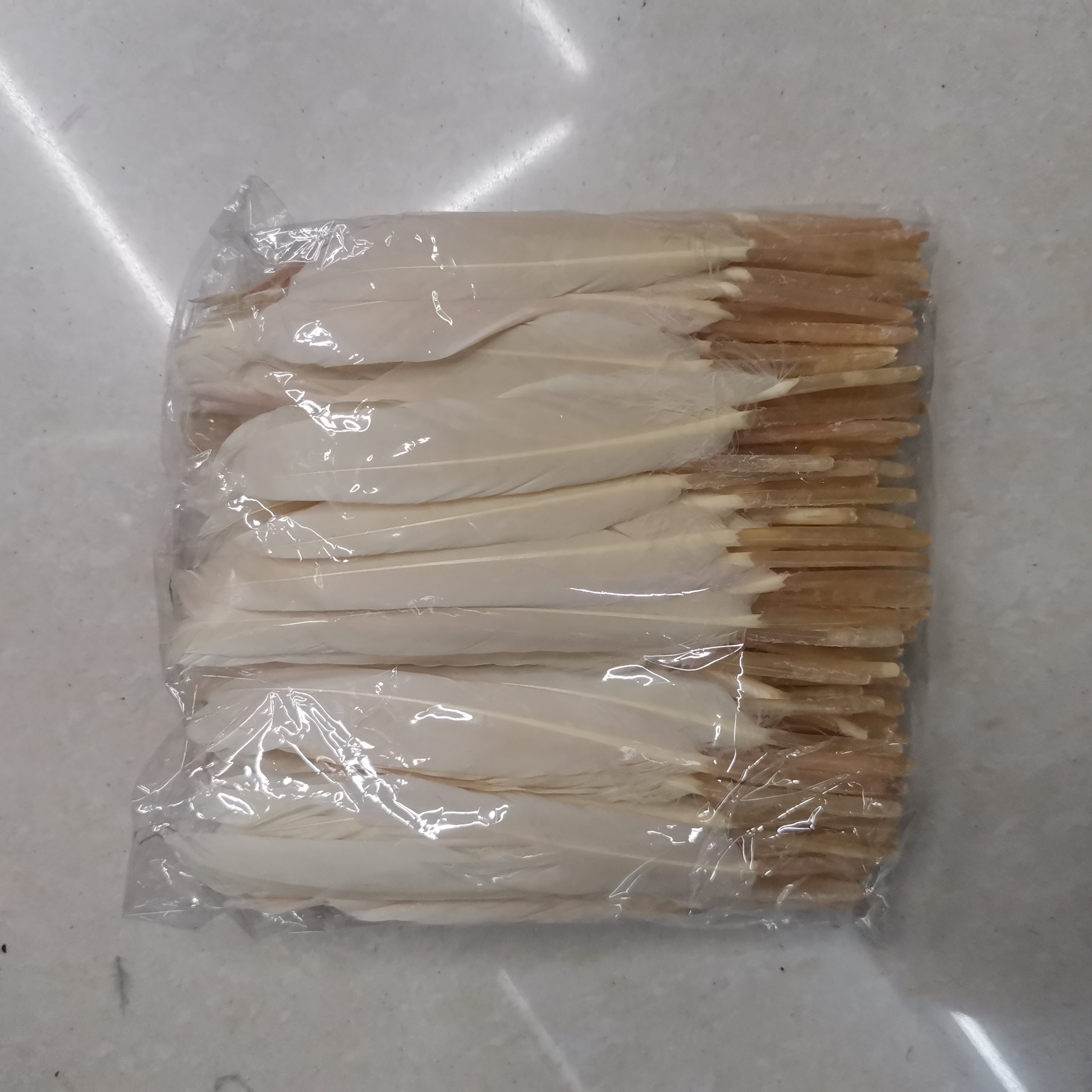 直刀米色