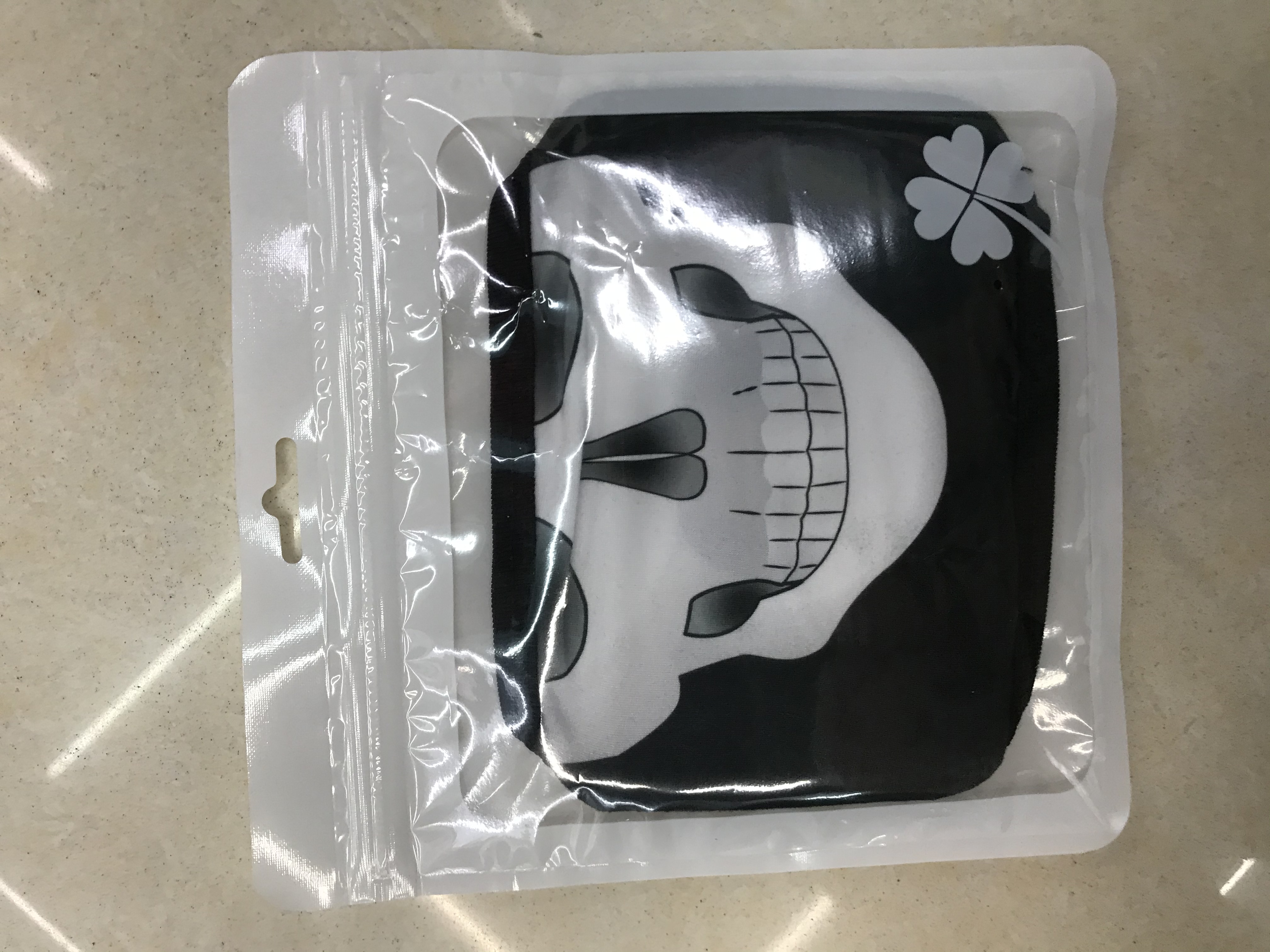 Personalized skeleton cloth mask in black with customizable patterns, European and American cross-border fashion Halloween cloth mask, teeth dust-proof and breathable mask, washable for civilian use detail image 2