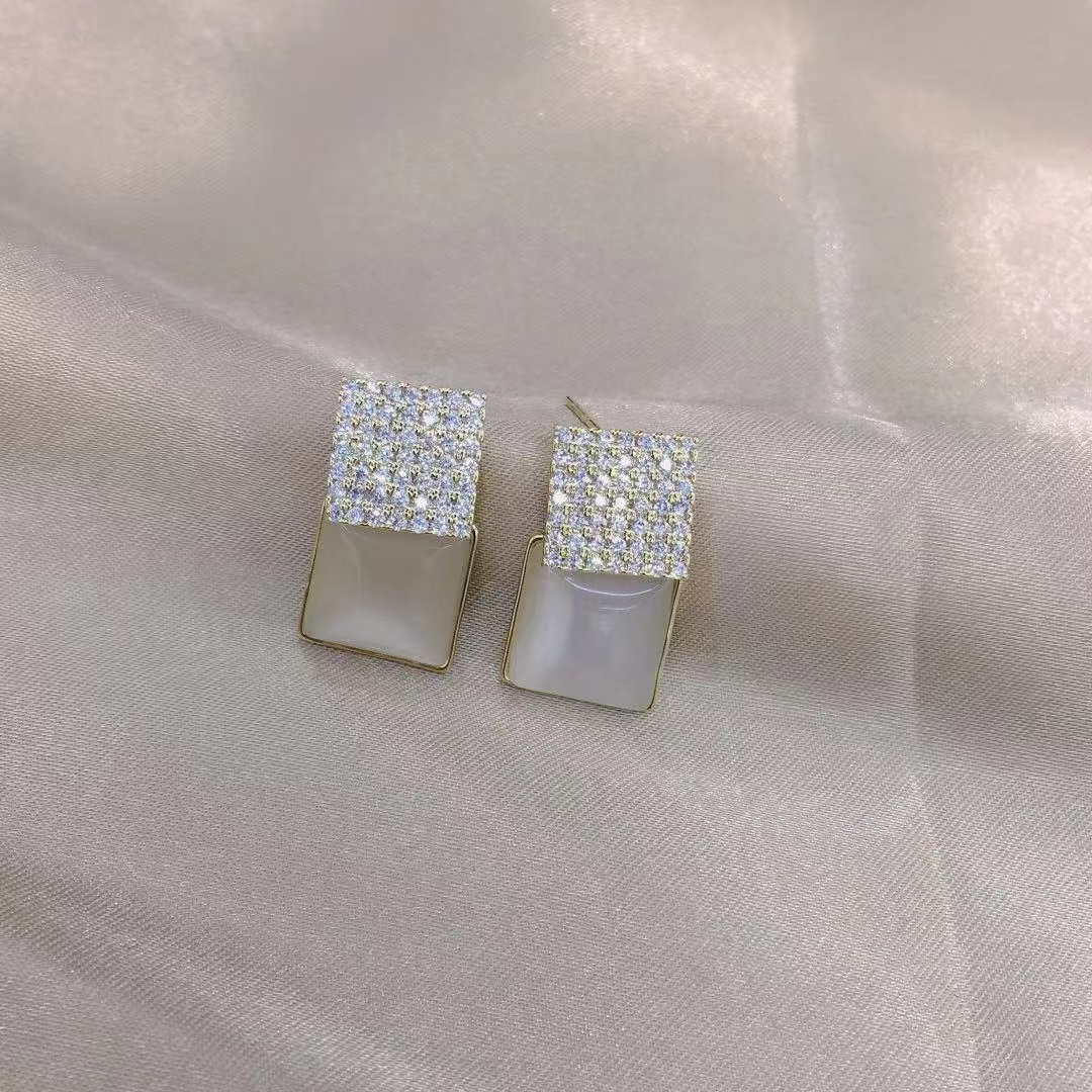 Super hada temperamento diosa fan cuadrado opal delicadas circonitas marea malla rojo pendientes pendientes mujer