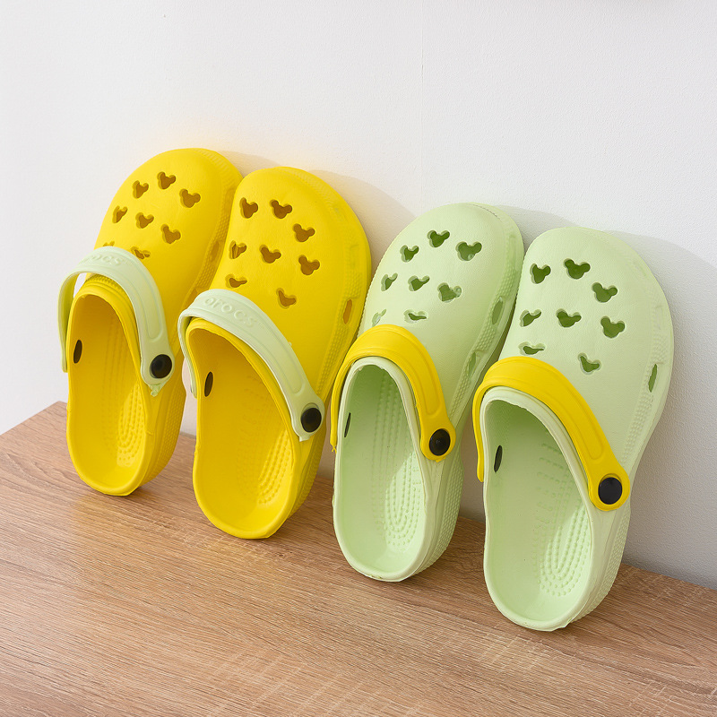 Summer Crocs eva garden shoes hollowed out lovely Crocs women's beach shoes non-slip breathable sandals wholesale