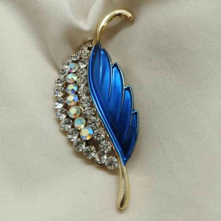 Painted fashion all-in-one brooch for women