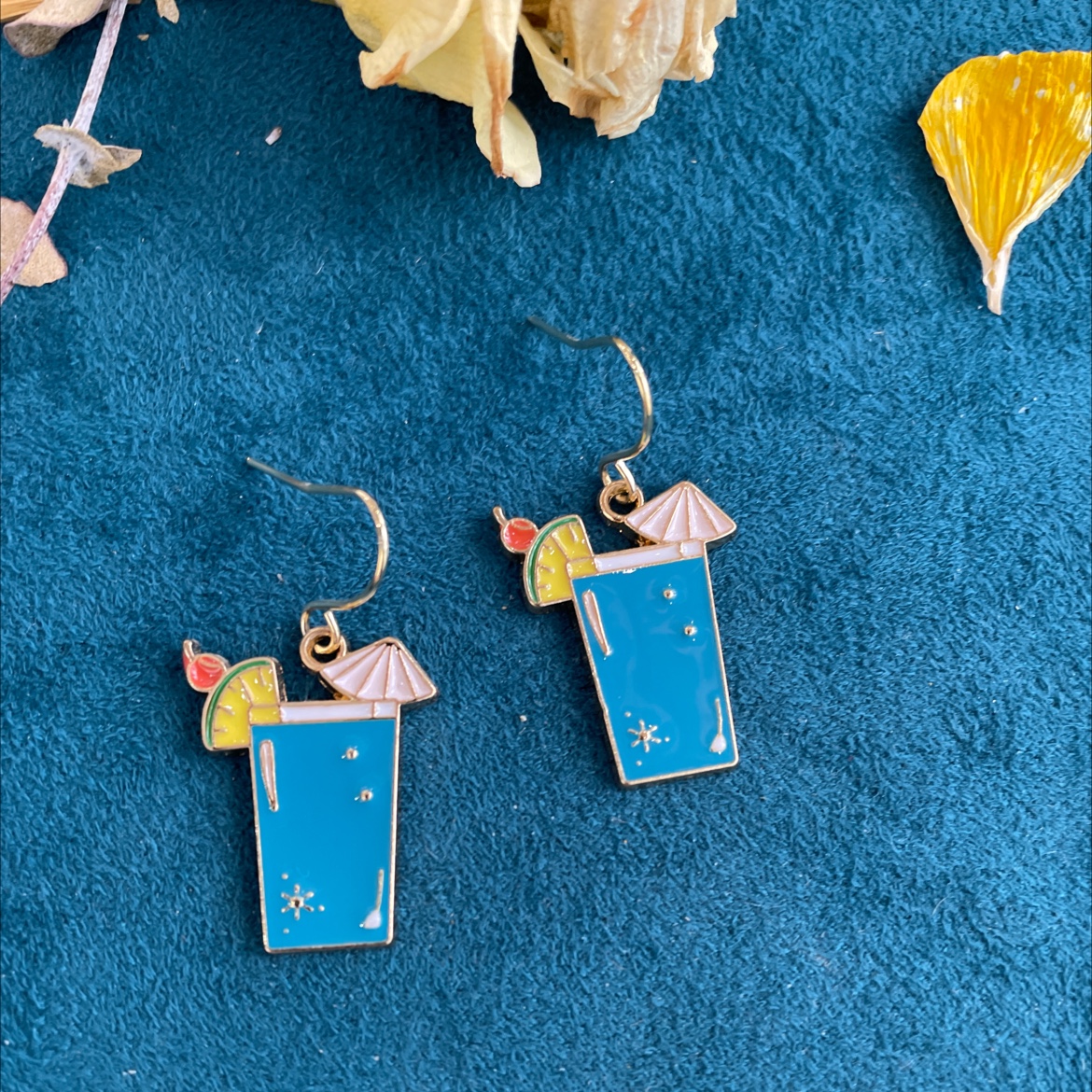 Yudie's new cute cartoon Japanese-style schoolbag, drink and earrings are creative and versatile Application Scenario