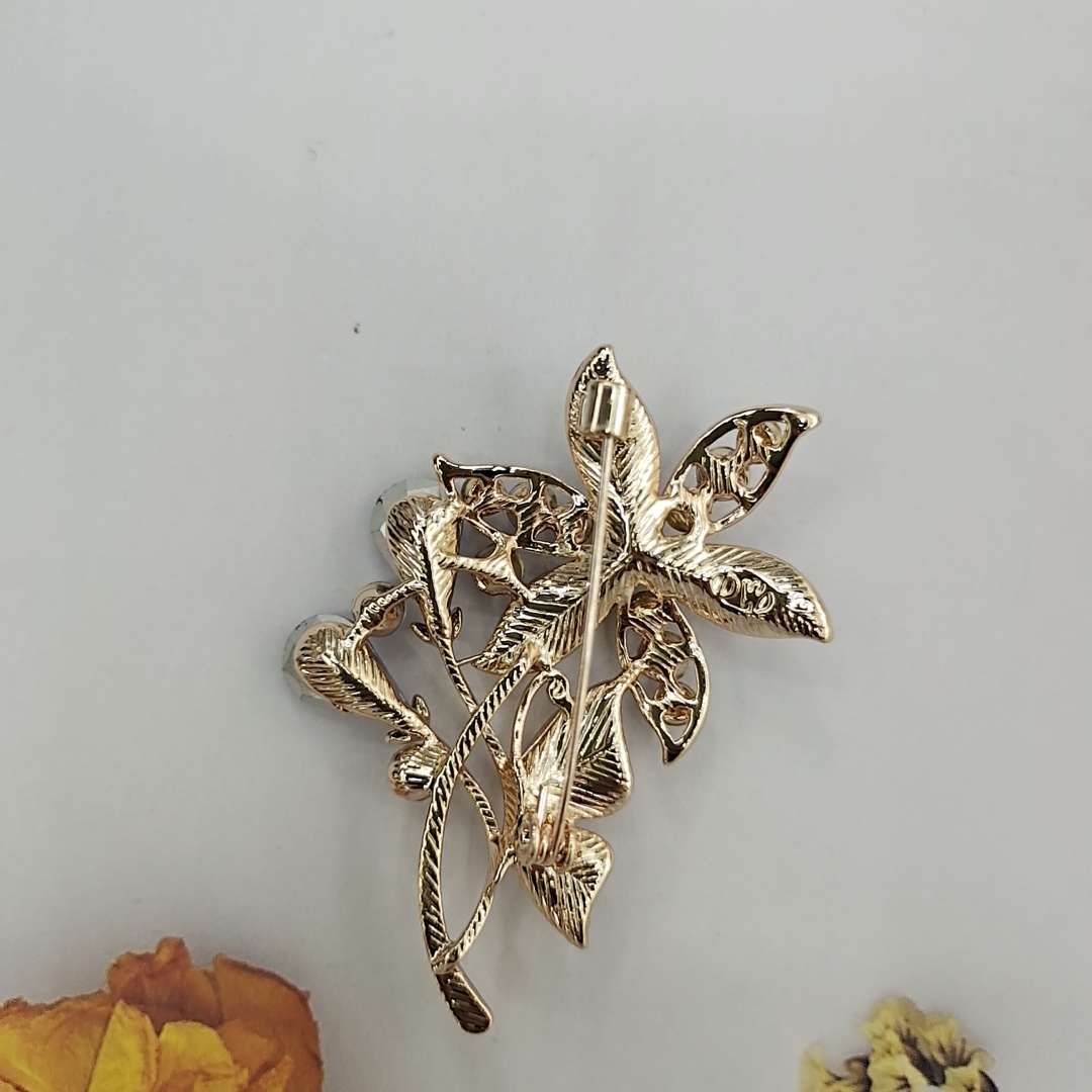 Flower Brooch Color 4 Specification drawing