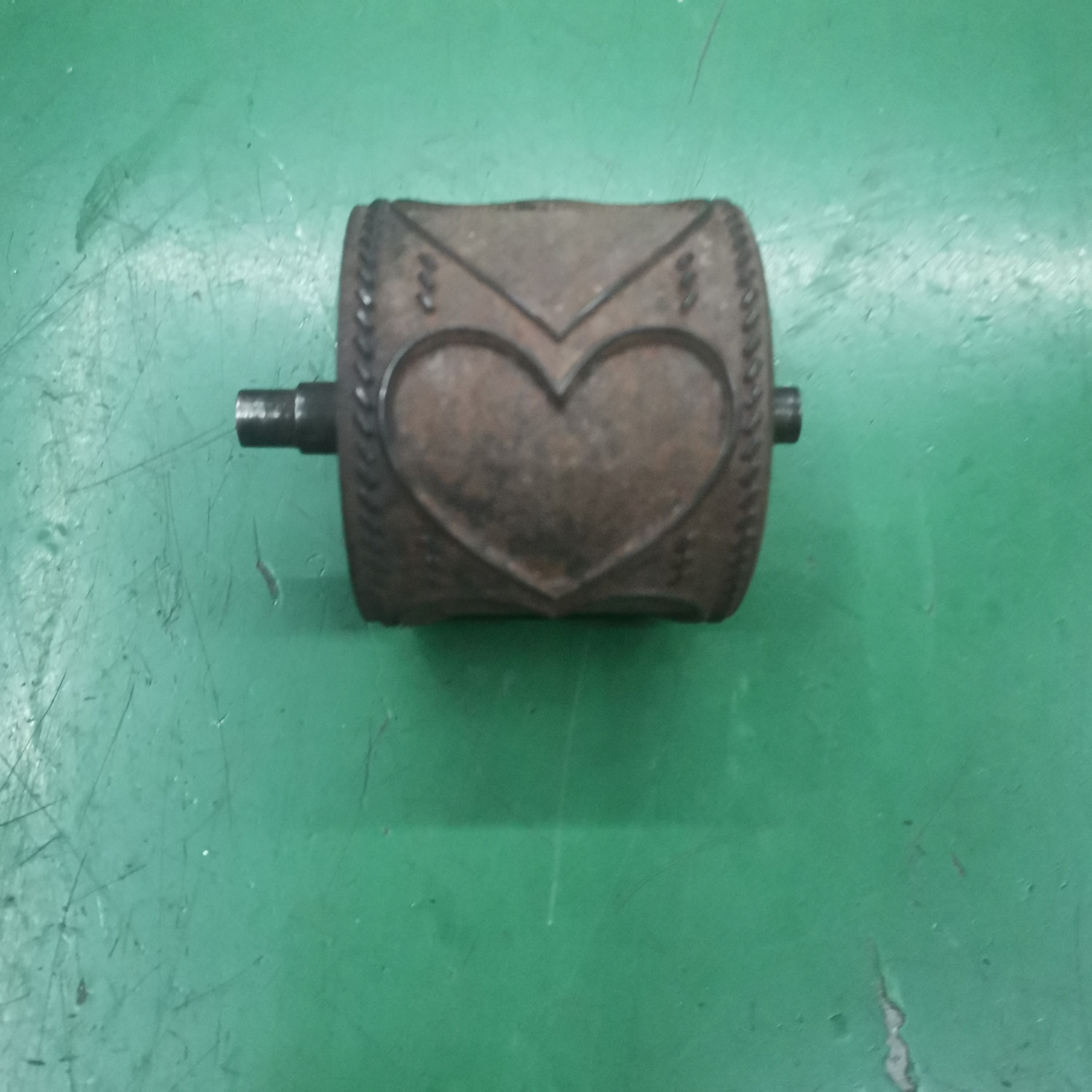 Ultrasonic heart-shaped knurling die factory direct sales, immediate delivery in stock, quality guaranteed. Price can be inquired